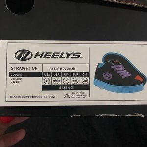 Heelys shoes! Roller shoes! Athletic Fun Shoes!